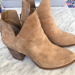 Tan boot